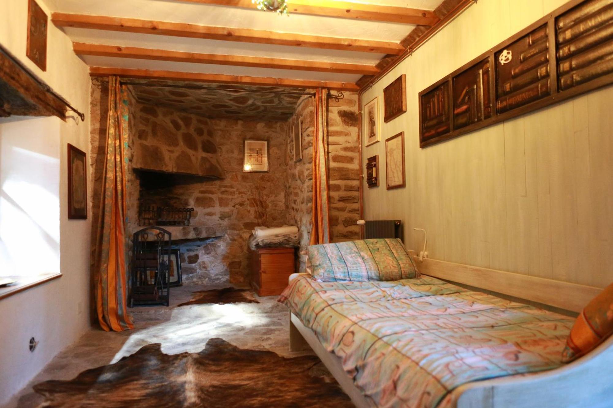 Chambre Steampunk Jules Vernes Bosbonparent Экстерьер фото
